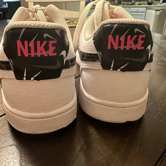 Nike | Shoes | Nike Shoes Worn Once | Poshmark display picture 1
